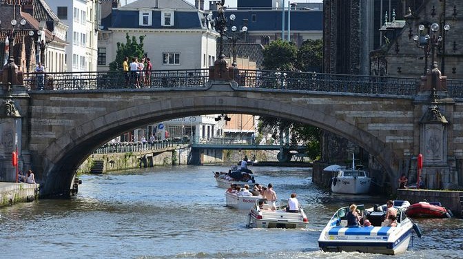 Paseo en barco por los canales de Gante