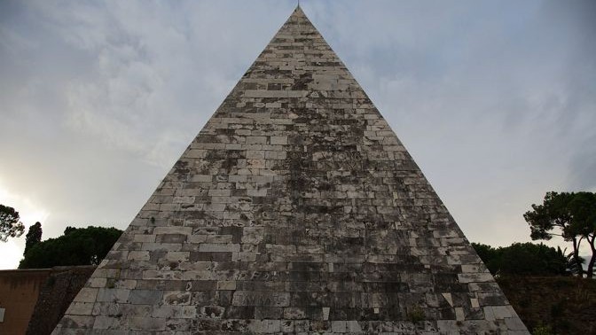 Pirámide de Cayo Cestio - Roma