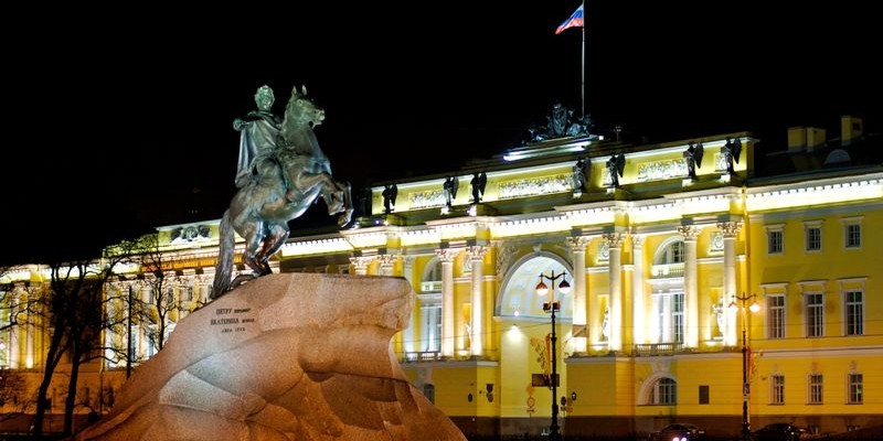 Caballero de Bronce en la Plaza del Senado, San Petersburgo