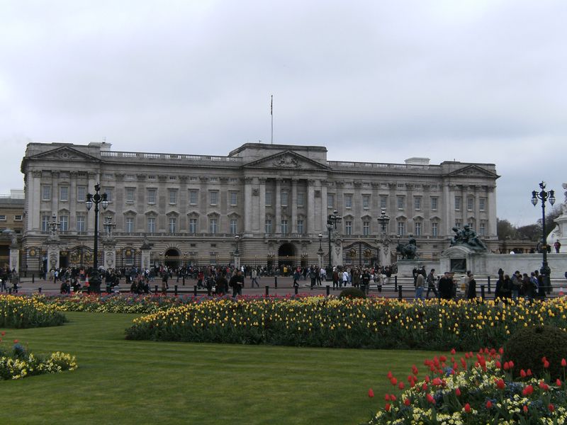 El Palacio de Buckingham y el cambio de guardia, Londres